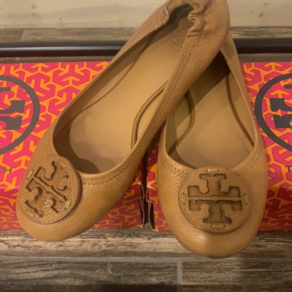 Tory Burch Reva Flat - Picture 2 of 8
